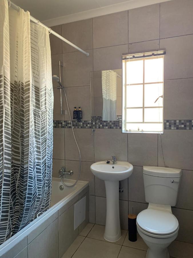 Rhino House With 3 Bedrooms Next To Pilanesberg And Sun City Mogwase Exteriör bild