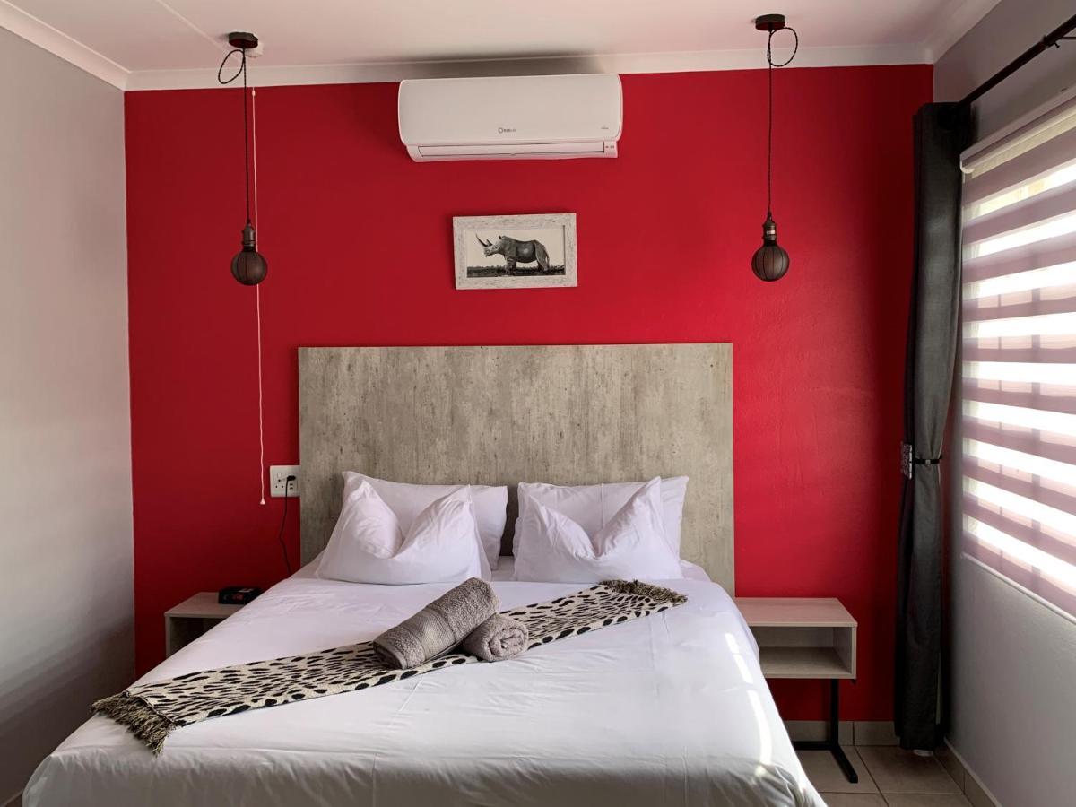 Rhino House With 3 Bedrooms Next To Pilanesberg And Sun City Mogwase Exteriör bild