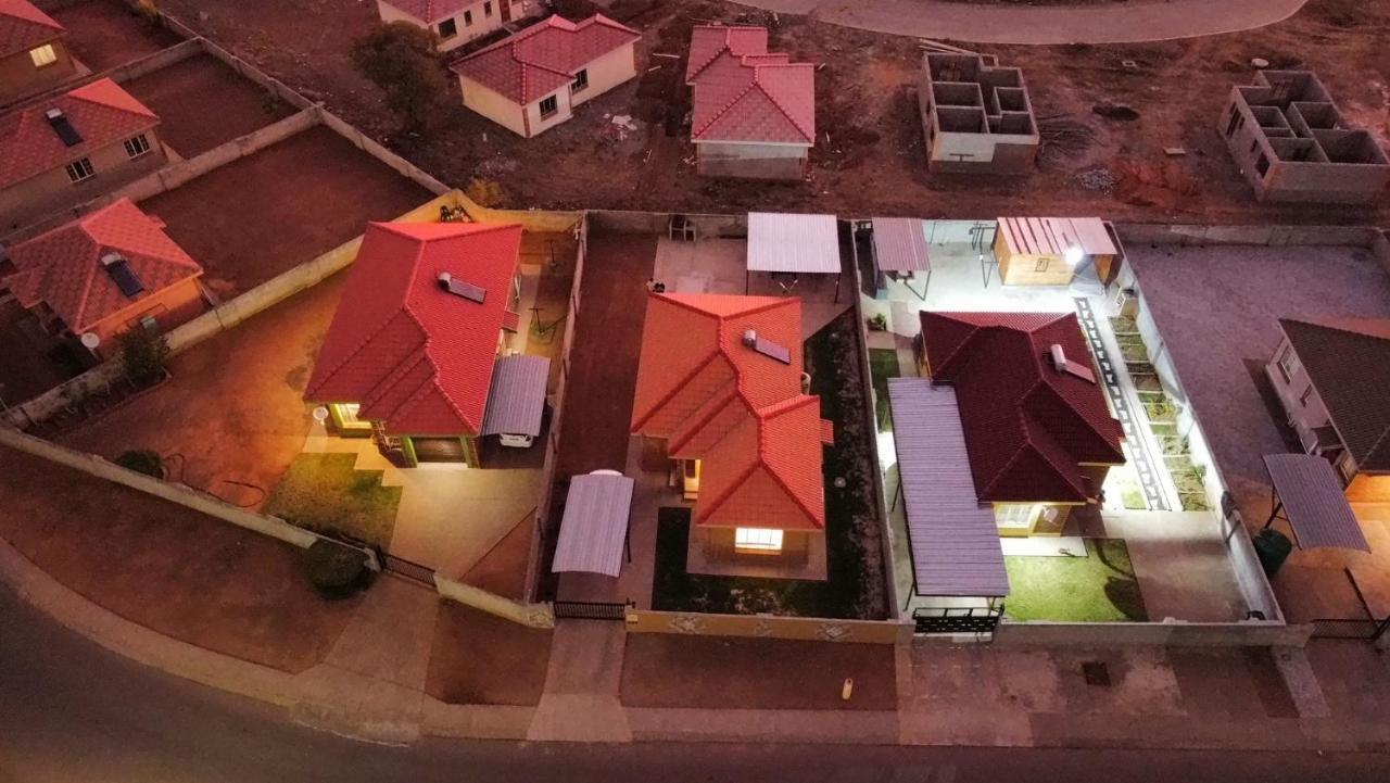 Rhino House With 3 Bedrooms Next To Pilanesberg And Sun City Mogwase Exteriör bild