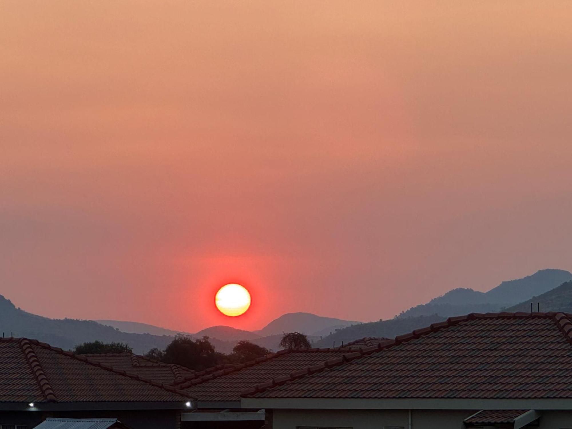 Rhino House With 3 Bedrooms Next To Pilanesberg And Sun City Mogwase Exteriör bild